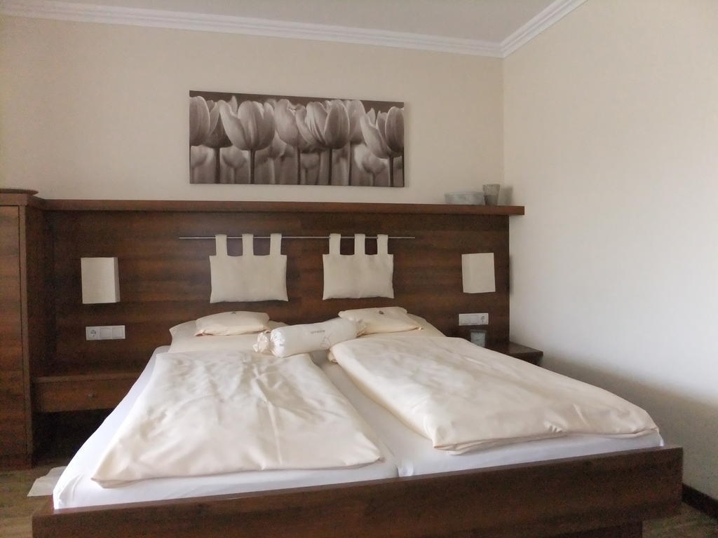 Aparthotel Christine Bad Füssing Стая снимка